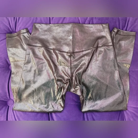 lululemon Align™ High-Rise Pant 25"
Shine In Radiant Foil - Size 14 - Picture 3 of 8